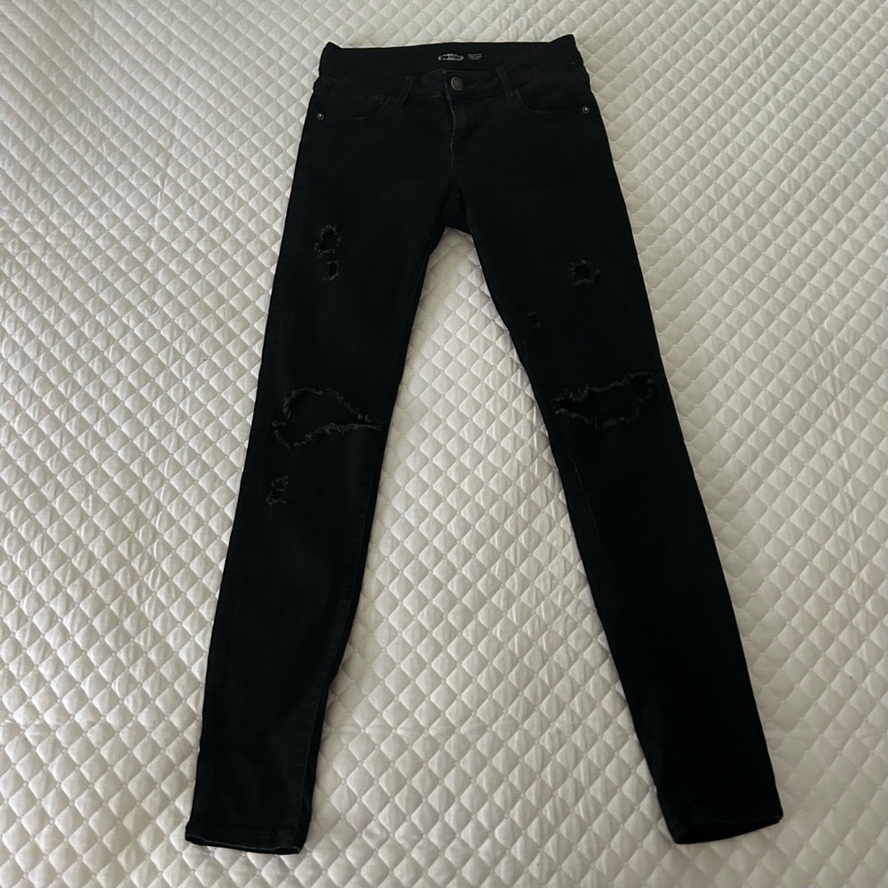 Women’s Low Rise Ripped Skinny Jeans